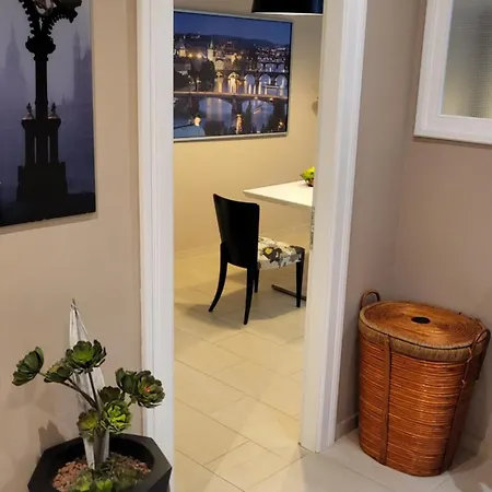 Bohemian In Historic Centre With Air-conditioning Appartamento Praga