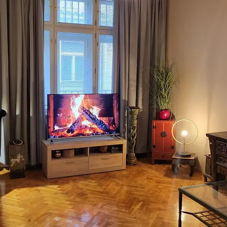 Bohemian In Historic Centre With Air-conditioning