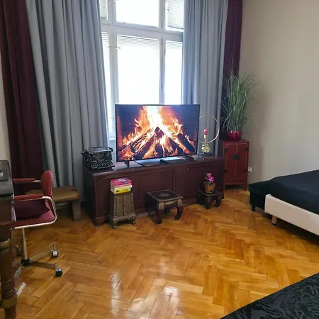 Bohemian In Historic Centre With Air-conditioning Appartamento *