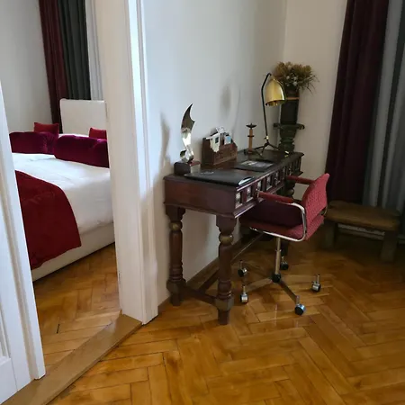 Bohemian In Historic Centre With Air-conditioning Appartamento