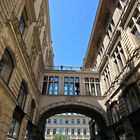 Bohemian In Historic Centre With Air-conditioning Appartamento Praga